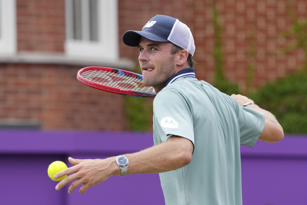 象征着他在 象征着他在