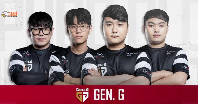 足球场上的 足球场上的