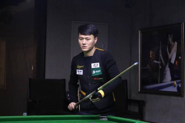 踢中锋时 踢中锋时