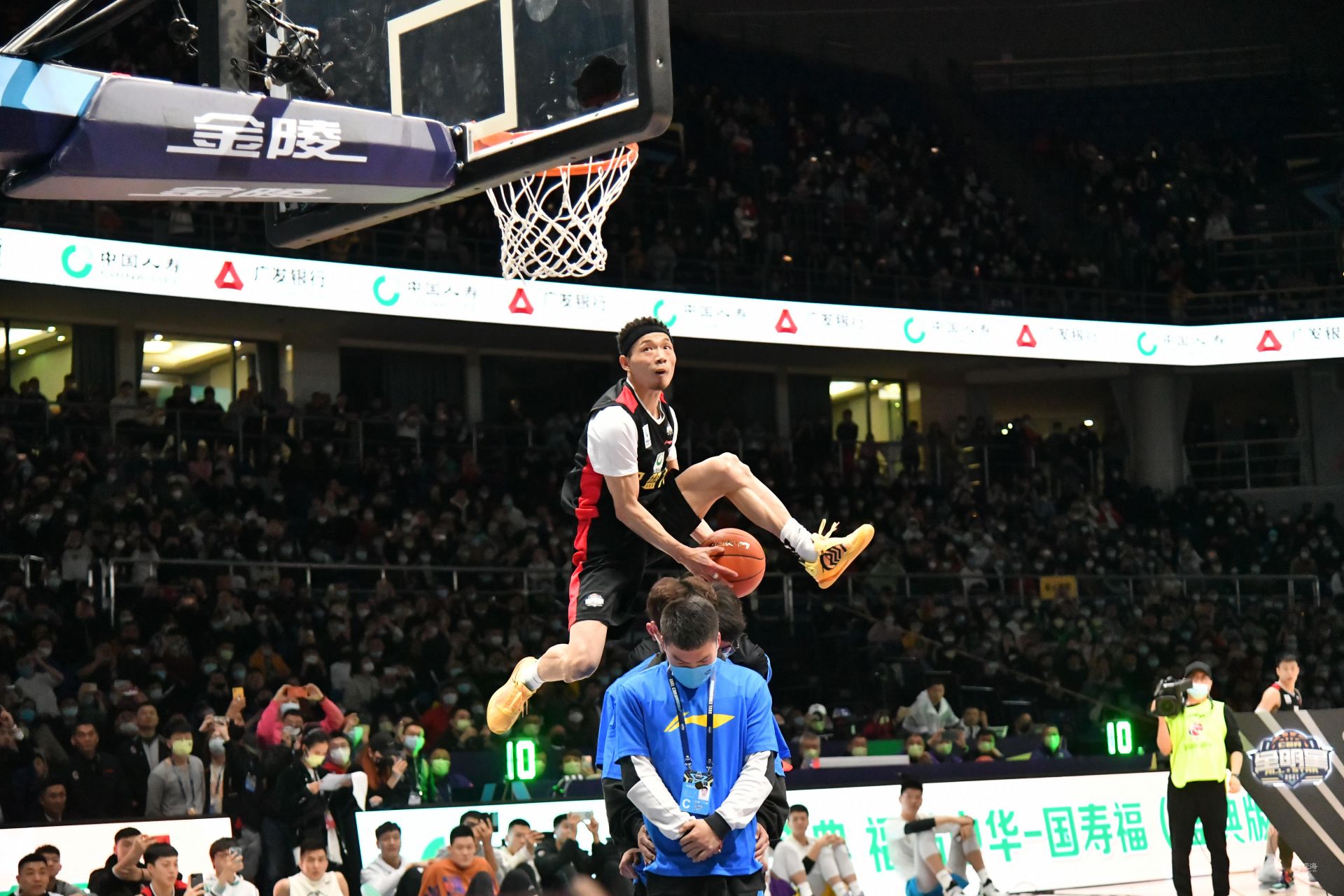 的半空间保 的半空间保