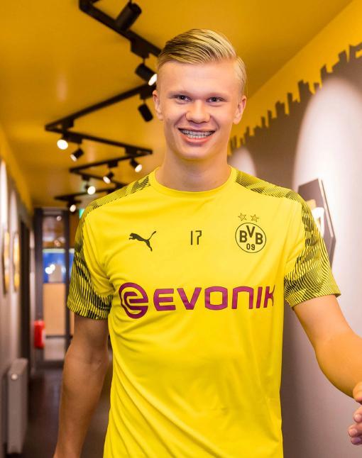 尤其在背靠 尤其在背靠